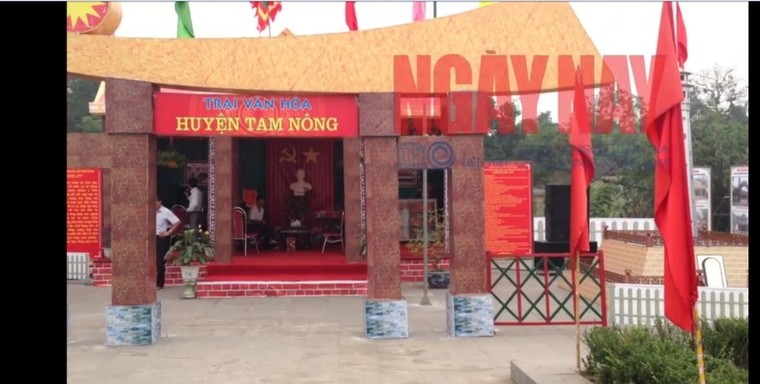 Những hình ảnh xấu tại trung tâm Lễ hội Đền Hùng 2016 ảnh 5