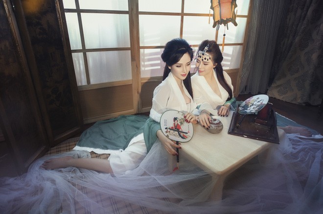 Dân mạng phẫn nộ với bộ ảnh Thúy Vân - Thúy Kiều thời hiện đại ảnh 2