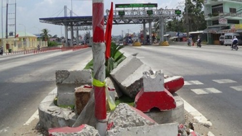 Dân phá dải phân cách ở Cần Thơ: ‘Tức nước vỡ đường’ ảnh 1