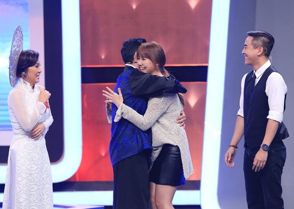 Trấn Thành 'nổi ghen' vì Vân Sơn liên tục ôm Hari Won ảnh 2