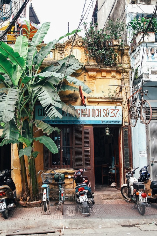 Những quán ăn theo phong cách bao cấp giữa lòng Hà Nội ảnh 1