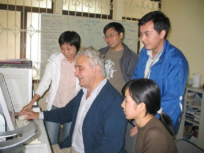 Sinh viên đang phí 4, 5 năm cho những bài giảng 'xa ngàn dặm' ảnh 2