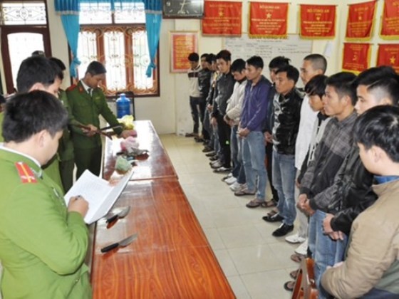 Ẩu đả kinh hoàng vì trúng đề 1,7 tỷ đồng ảnh 1