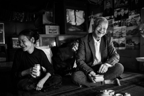 Nghẹn ngào với ‘đám cưới cổ tích’ của hai ông bà lão nhặt rác ảnh 9