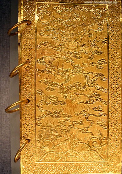 Ý nghĩa của tượng rồng bằng vàng ròng ở Châu Á ảnh 4