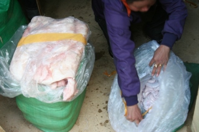 Các 'công hàng' tại cảng Chùa Vẽ ẩn giấu bí mật kinh hoàng ảnh 1