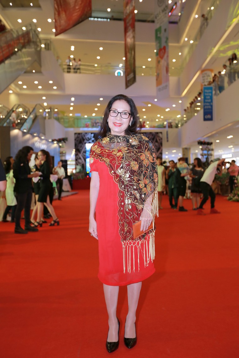 Ngộp thở với clip 'Bao giờ có yêu nhau' của Quý Bình - Minh Hằng ảnh 10