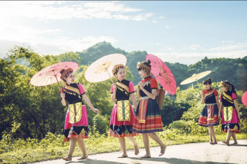 Bộ ảnh kỷ yếu 'độc nhất vịnh Bắc Bộ' của học sinh Ninh Bình ảnh 4