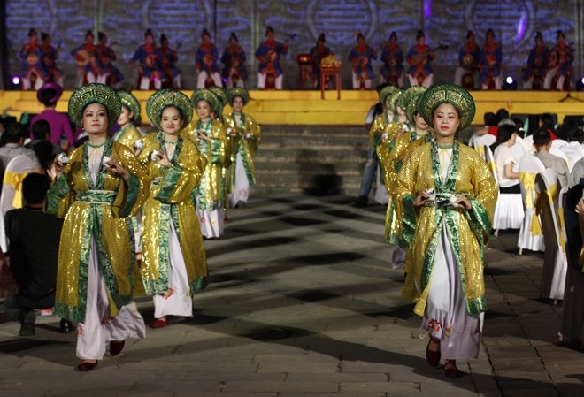 Đám cưới công chúa triều Nguyễn làm nóng 'đêm Hoàng Cung' ảnh 5