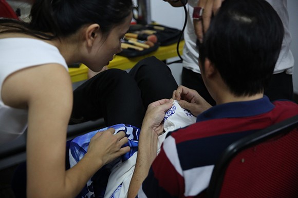 Xem hình ảnh này, sẽ bất ngờ và thêm yêu mến Hoài Linh hơn ảnh 4