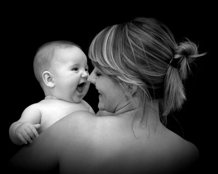 Những hình ảnh về 'tình mẫu tử' ý nghĩa nhân Ngày của Mẹ ảnh 7