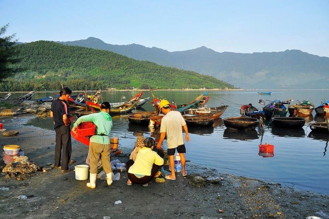 Cảnh đẹp đầm Lập An làm say lòng du khách ảnh 2