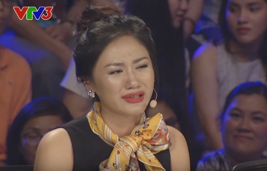 Văn Mai Hương phản pháo khi bị tố diễn lố trên sóng VTV ảnh 1