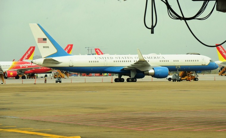 Sét đánh hỏng đường băng sân bay Tân Sơn Nhất ảnh 1