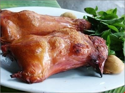 Rùng mình trước quy trình chế biến món tiết canh dơi chết người ảnh 2