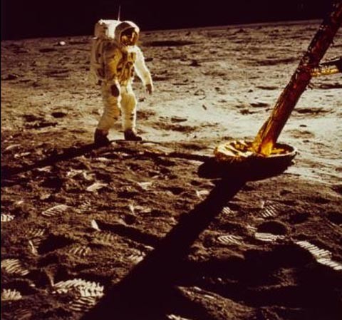 Cuộc đổ bộ của con người lên mặt trăng là sản phẩm của Hollywood? ảnh 6