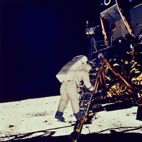 Cuộc đổ bộ của con người lên mặt trăng là sản phẩm của Hollywood? ảnh 7