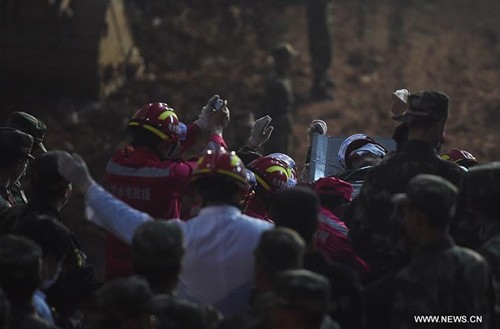 Nạn nhân đầu tiên sống sót trong vụ lở đất ở Trung Quốc ảnh 3