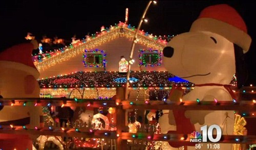 Xây nhà phát sáng đón Giáng sinh cùng bố mẹ trên thiên đường ảnh 3