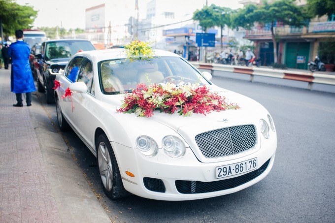 Chồng Á hậu Diễm Trang lái siêu xe 10 tỷ đi hỏi vợ ảnh 1