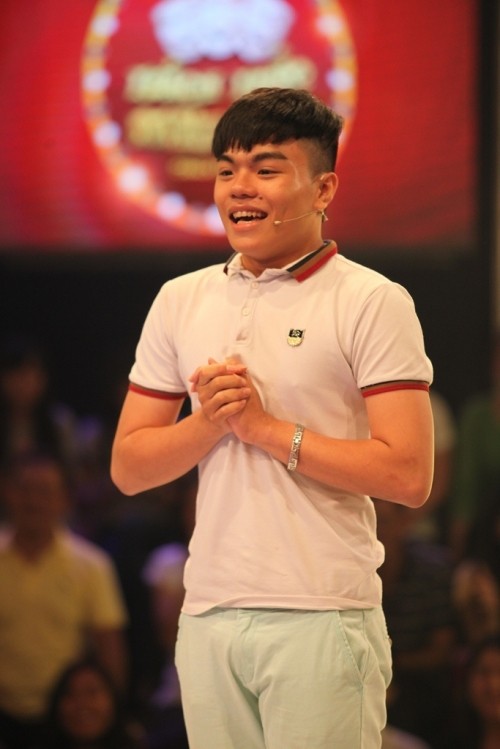 Thách thức danh hài tập 9: Thí sinh quỳ lại Trấn Thành ảnh 1