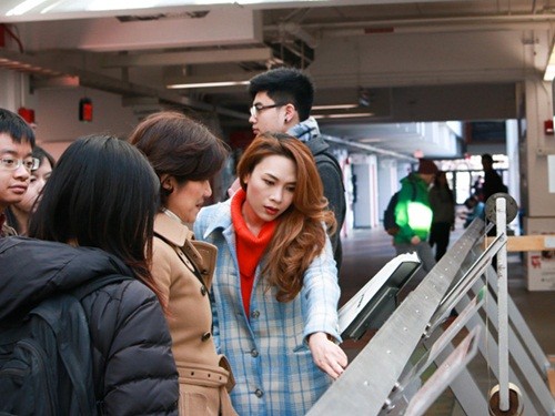 Mỹ Tâm đến Đại học Harvard thăm sinh viên Việt Nam ảnh 3