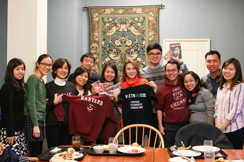 Mỹ Tâm đến Đại học Harvard thăm sinh viên Việt Nam ảnh 4