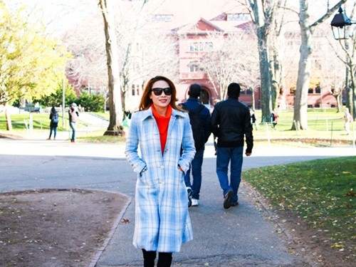 Mỹ Tâm đến Đại học Harvard thăm sinh viên Việt Nam ảnh 8