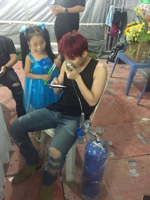 Hình ảnh Sơn Tùng M-TP hậu liveshow khiến fan đau lòng ảnh 6