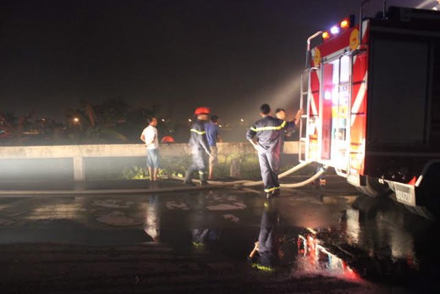 Đồng Nai: Cháy lớn tại chân cầu Bửu Hòa ảnh 2