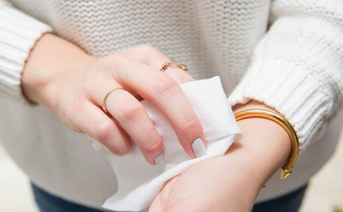 Tác hại khủng khiếp từ thói quen dùng giấy vệ sinh không đúng cách ảnh 1