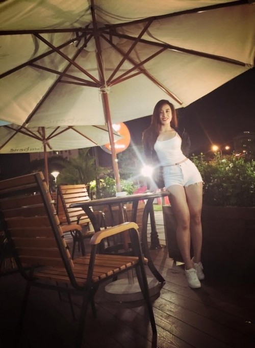 'Kim siêu vòng 3' phiên bản Việt khiến các chàng trai ngẩn ngơ ảnh 4