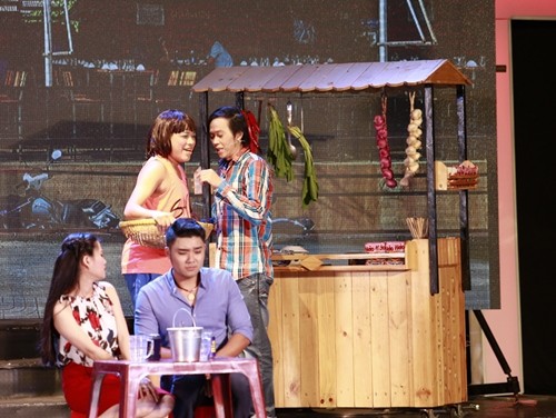 Khán giả cười, khóc vì Hoài Linh suốt 3 tiếng đồng hồ ảnh 3