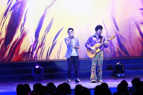 Khán giả cười, khóc vì Hoài Linh suốt 3 tiếng đồng hồ ảnh 7