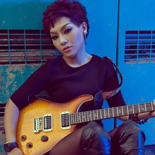 Thái Thùy Linh ôn nghèo kể khó, khóc khi bị mất sạch cát-sê ảnh 1