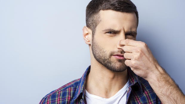 Vì sao chúng ta thích tự ngửi 'mùi hôi' trên cơ thể mình ảnh 2