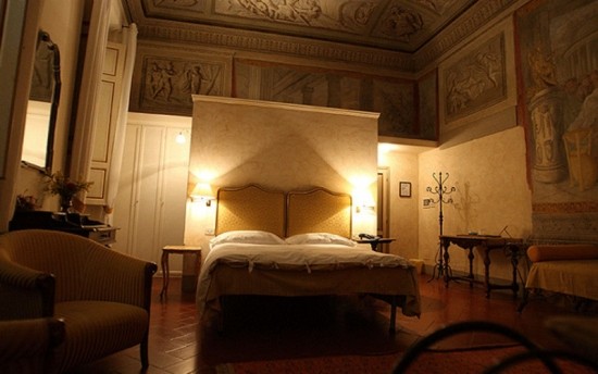 Những khách sạn 'ma ám' nổi tiếng thế giới ảnh 2