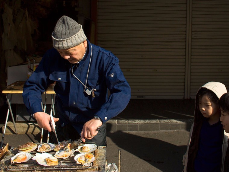 Bên trong chợ cá lớn nhất thế giới ở Nhật Bản ảnh 7