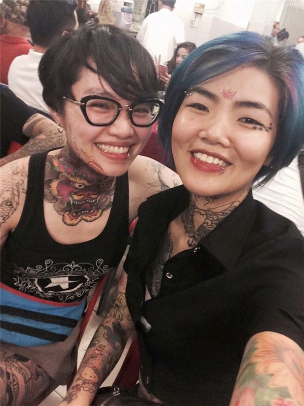 Trầm trồ với sự can đảm của các cô gái xăm 'kín' người ảnh 12