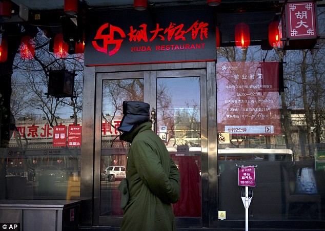 TQ: Phát hiện 35 nhà hàng bỏ thuốc phiện vào đồ ăn để giữ khách ảnh 1