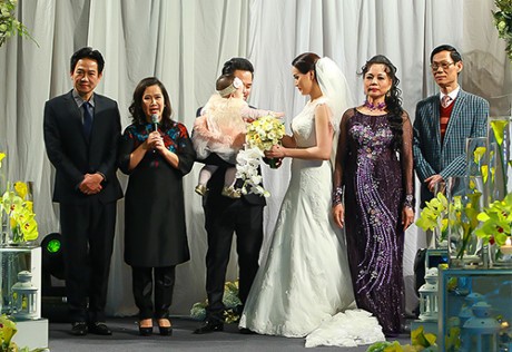 Trang Nhung thân thiết với mẹ chồng 'quyền lực' ở đám cưới lần 2 ảnh 3