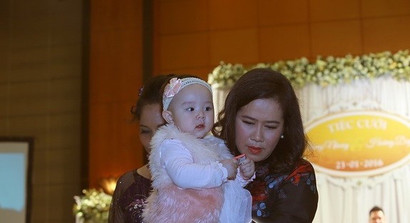 Trang Nhung thân thiết với mẹ chồng 'quyền lực' ở đám cưới lần 2 ảnh 5