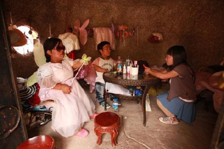 Độc đáo vương quốc toàn người lùn ở Trung Quốc ảnh 9