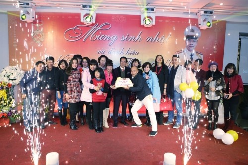 Vợ chồng đại gia Thái Bình dự sinh nhật NSND Trần Nhượng ảnh 4