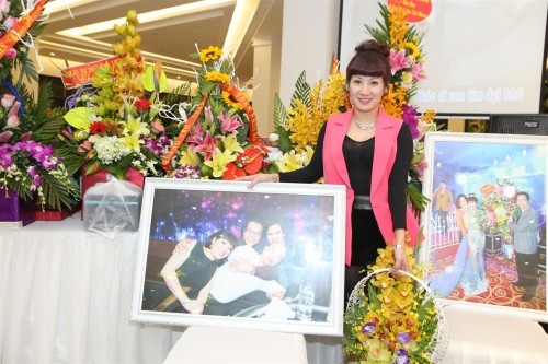 Vợ chồng đại gia Thái Bình dự sinh nhật NSND Trần Nhượng ảnh 2