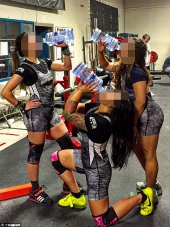 Sự thật gây sốc của các nữ VĐV thể hình quốc tế ảnh 2