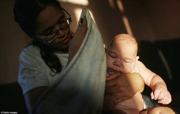 Những bức ảnh khiến bạn ám ảnh về dịch bệnh 'Zika đầu nhỏ' ảnh 11