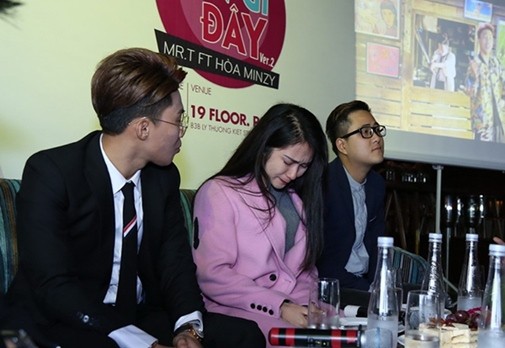 Hòa Minzy bật khóc khi nhắc đến Công Phượng ảnh 1