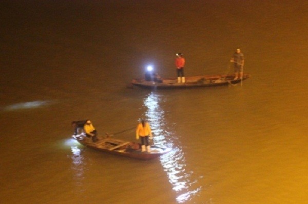 Tìm thấy thi thể bác sỹ nhảy cầu Bến Thủy tự tử ngày đầu năm mới ảnh 1