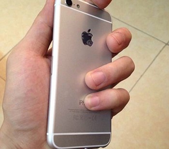 Rò rỉ những hình ảnh đầu tiên của iPhone 6c ảnh 1